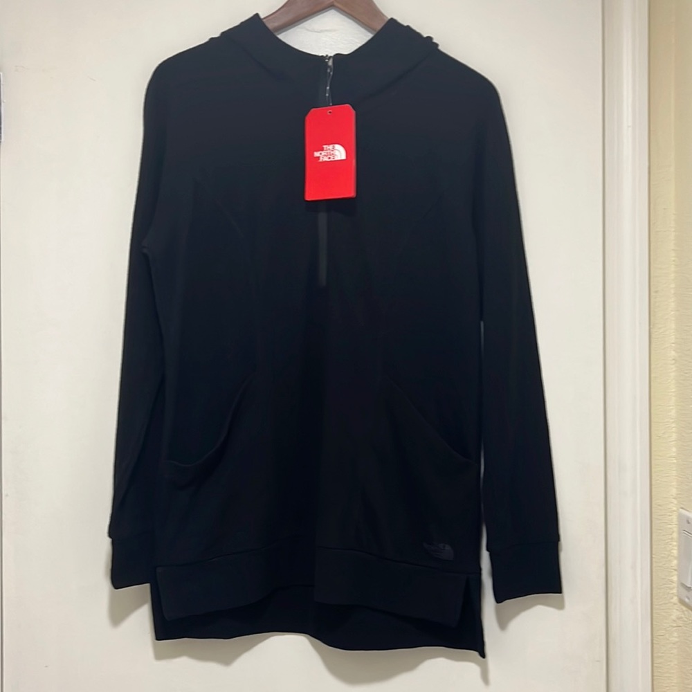 NWT North Face Women’s 1/2 Zip Light Weight Hoodie